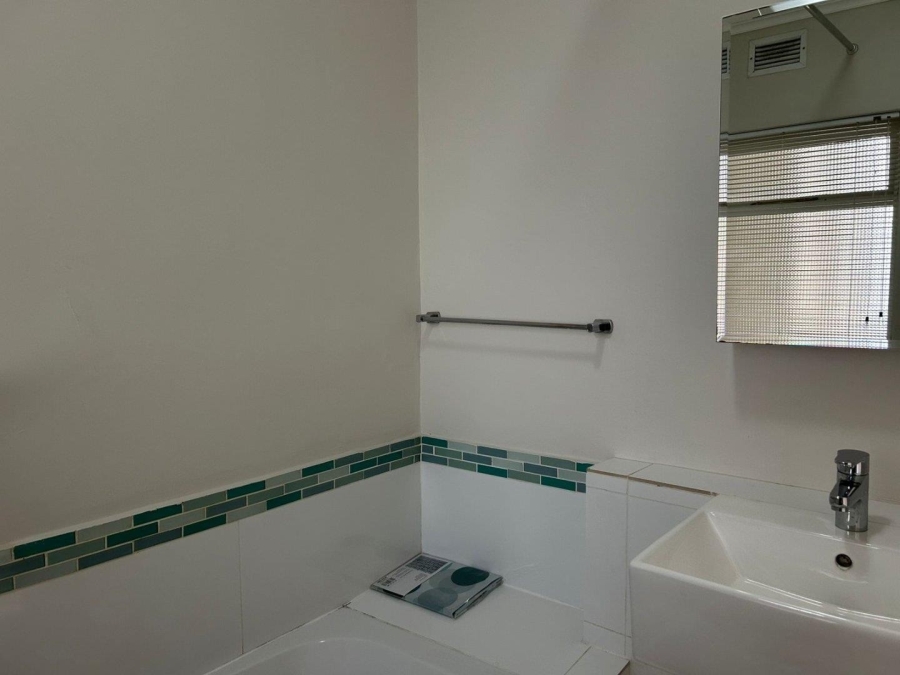 To Let 1 Bedroom Property for Rent in Mouille Point Western Cape